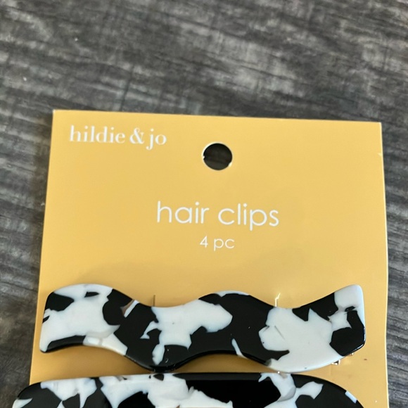 Black and White Cow Print Hair Clips - Picture 4 of 6